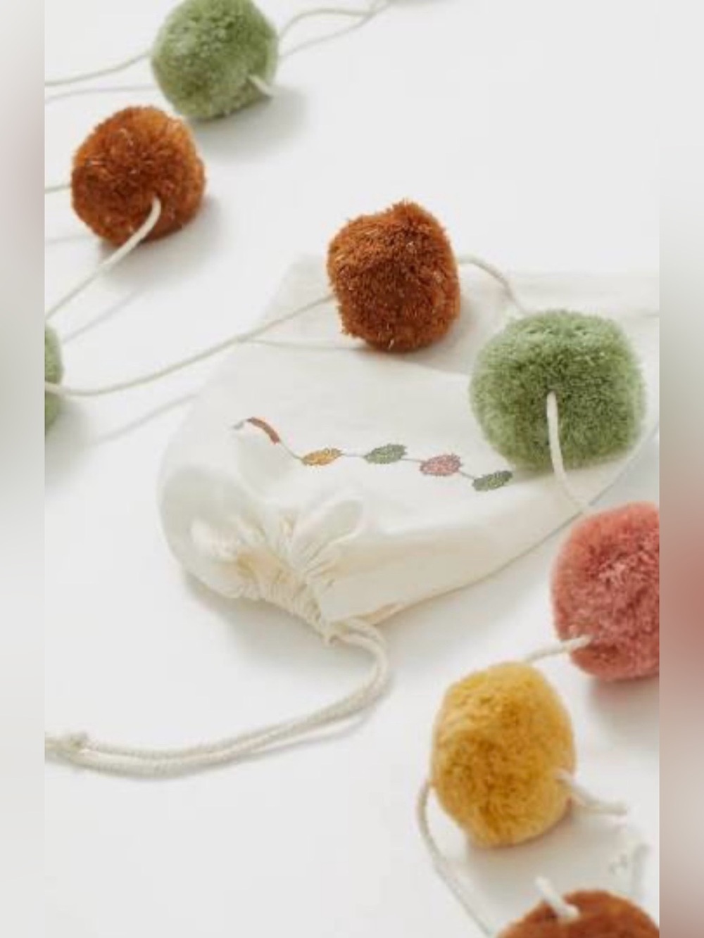 White/Multicoloured Pompom bunting -H&M Home. X2